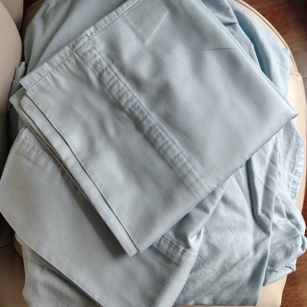 Ralph Lauren 100% Cotton Sateen Queen Sheets & Pair of King Cases